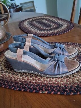 Donald J. Pliner Blue Metallic Knot Wedge Sandals with Cork Strap Sz.8